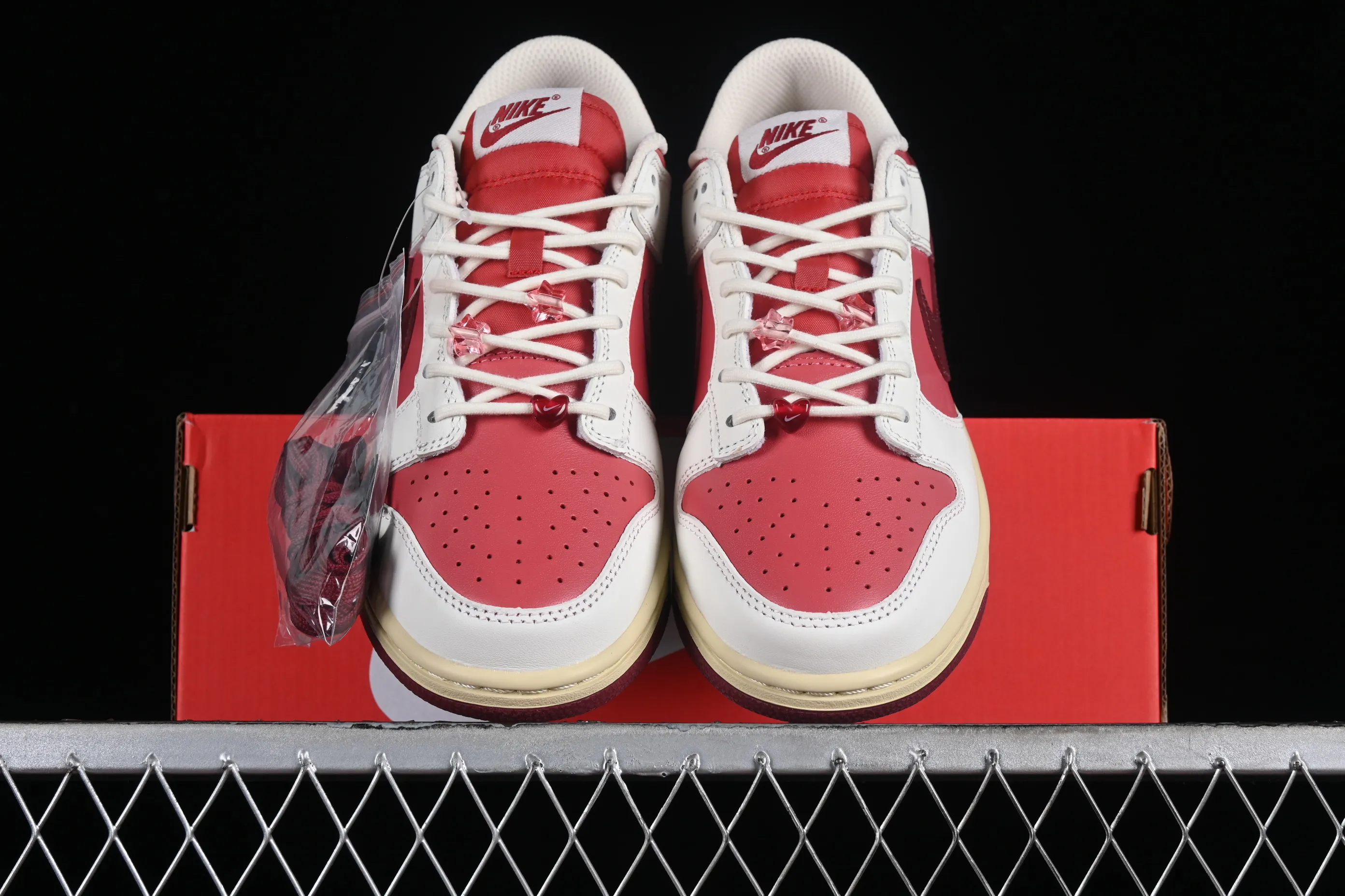 All categories Nk SB Dunk series Nk SB Dunk Low low-top sneakers Nk Dunk Low GS "Valentine's Day" Valentine's Day color SB low-top casual sneakers HF0736-161